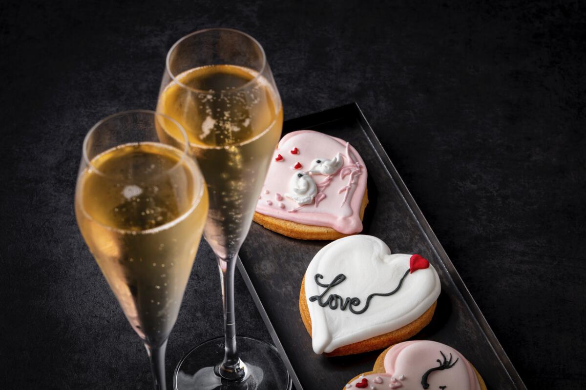 Henry’s Coastal Cuisine invites customers to celebrate Valentine’s Day with a Sweetheart Champagne Dinner.
