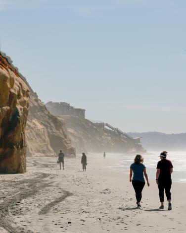 SOLANA BEACH, CALIFORNIA-JANUARY 30, 2020: People spend time at Fletcher Cove on January 30, 2020, in Solana Beach, California. (Photo By Dania Maxwell / Los Angeles Times)