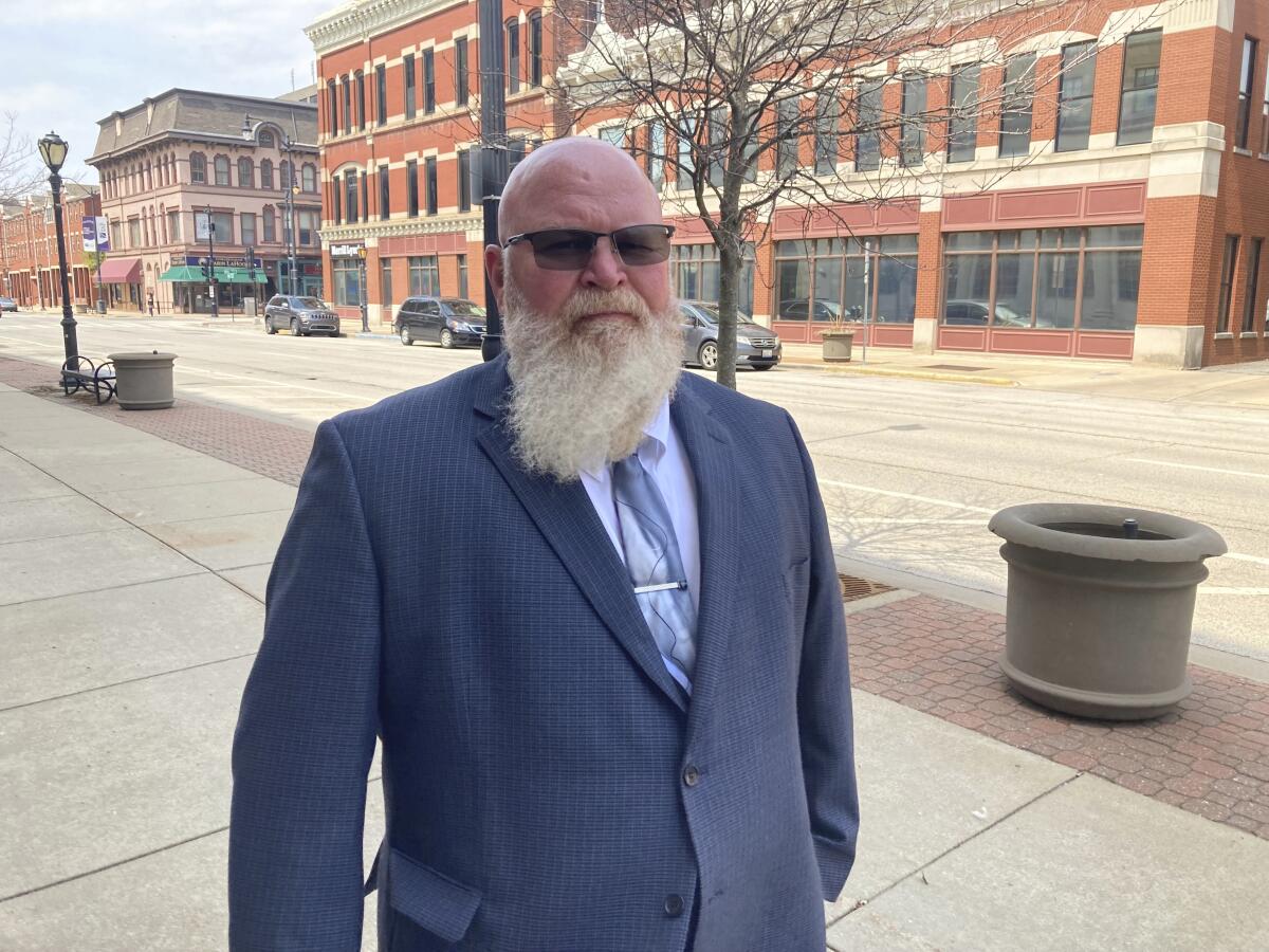 FILE - Former Illinois Correctional Lt. Todd Sheffler returns to federal court in Springfield, Ill., on April 21, 2022. Sheffler, the second of three former correctional officers to be sentenced in the beating death of a state prisoner, received a 20-year term on Monday, March 20, 2023, the same as a co-conspirator despite the judge's declaration that Sheffler was the highest-ranking officer and could have prevented them melee. (AP Photo/John O'Connor, File)