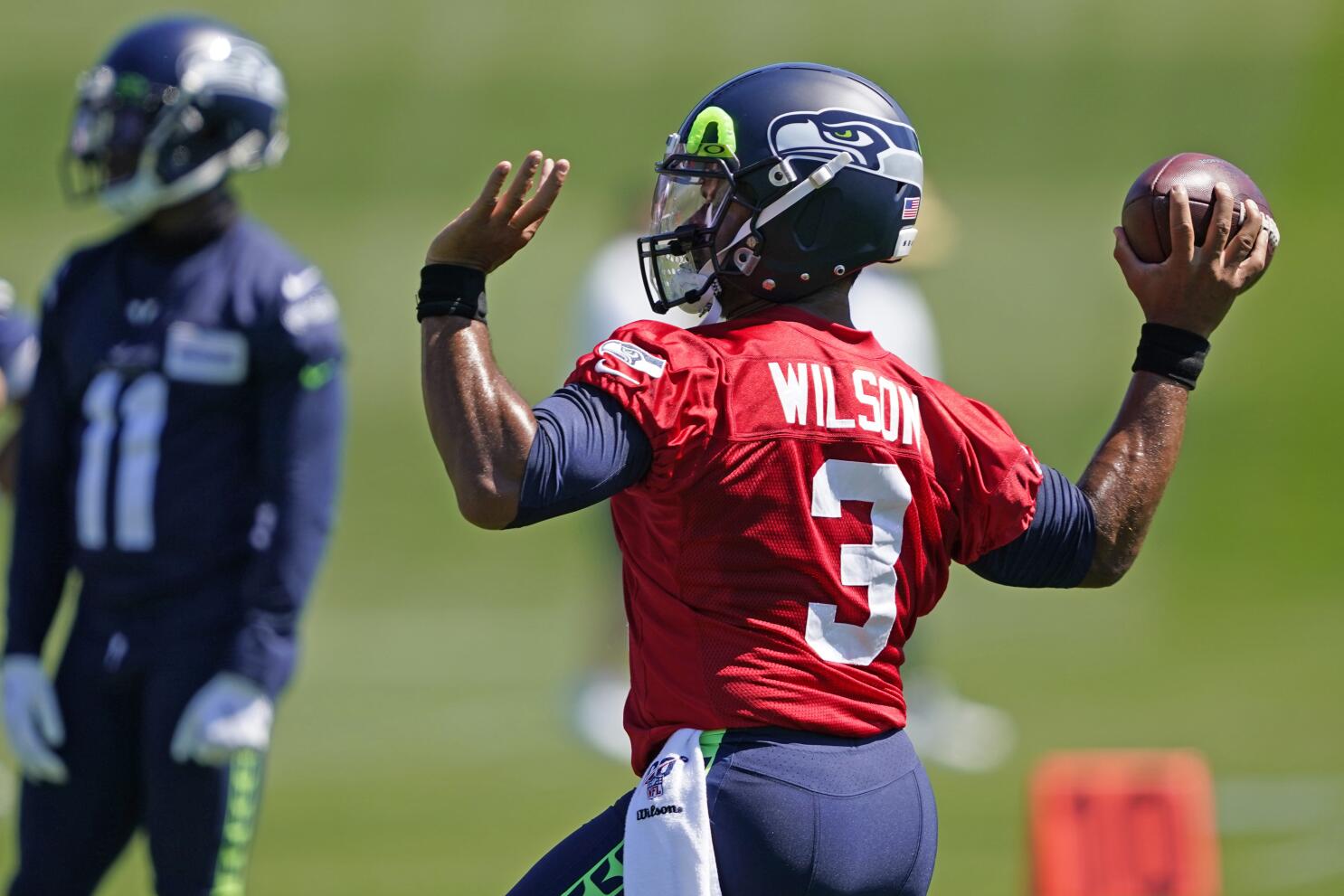 Seahawks' Russell Wilson featured on regional cover of Sports