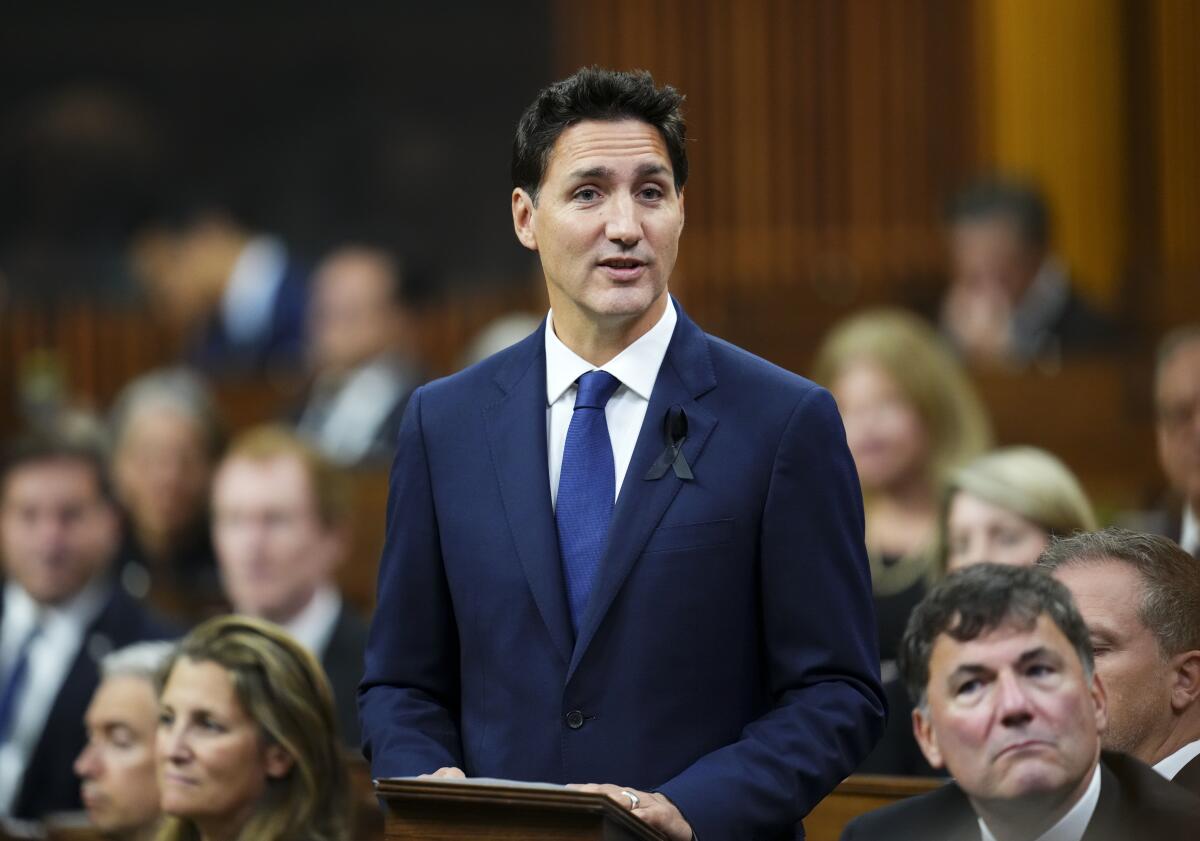 El primer ministro canadiense Justin Trudeau rinde homenaje a la reina Isabel II 