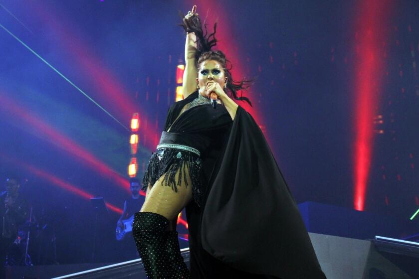 La cantante mexicana sigue en dimes y diretes con su propia hija.