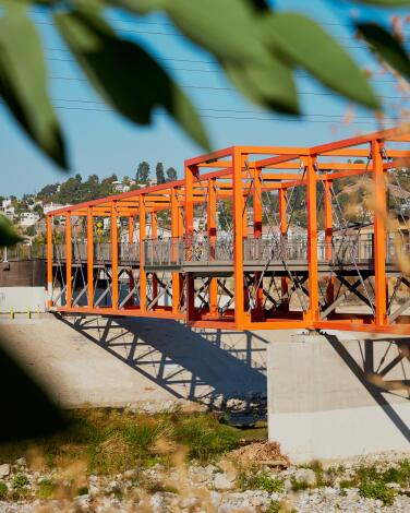 The orange bridge over the Los Angeles River 