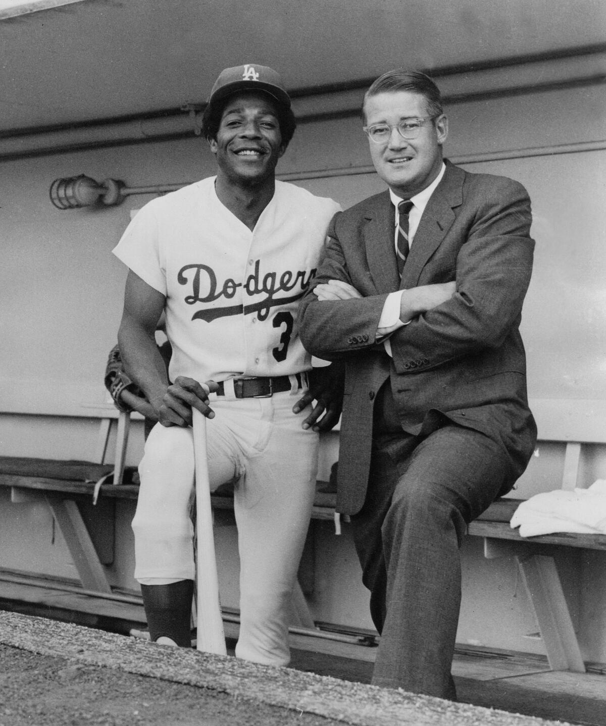 Dodger President Peter O'Malley and outfielder Willie Davis in 1970
