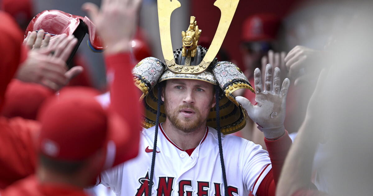 Angels mağlubiyet sezonunu Oakland karşısında ev sahibi galibiyetle kapattı