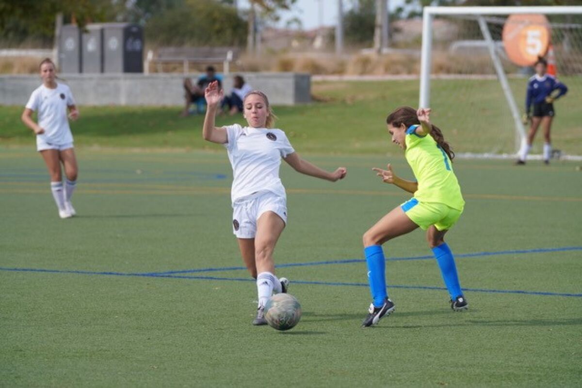 Angelina Moschetti competes for the 2005 LAFC Slammers team.