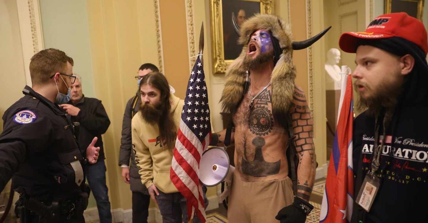 FOTOS: Seguidores de Trump rompen la seguridad del Capitolio - Los Angeles  Times