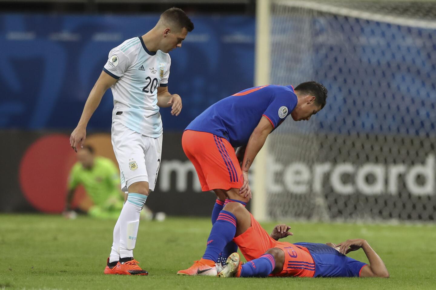 Luis Fernando Muriel sufrió una lesión de ligamento de su rodilla izquierda en triunfo de Colombia ante Argentina
