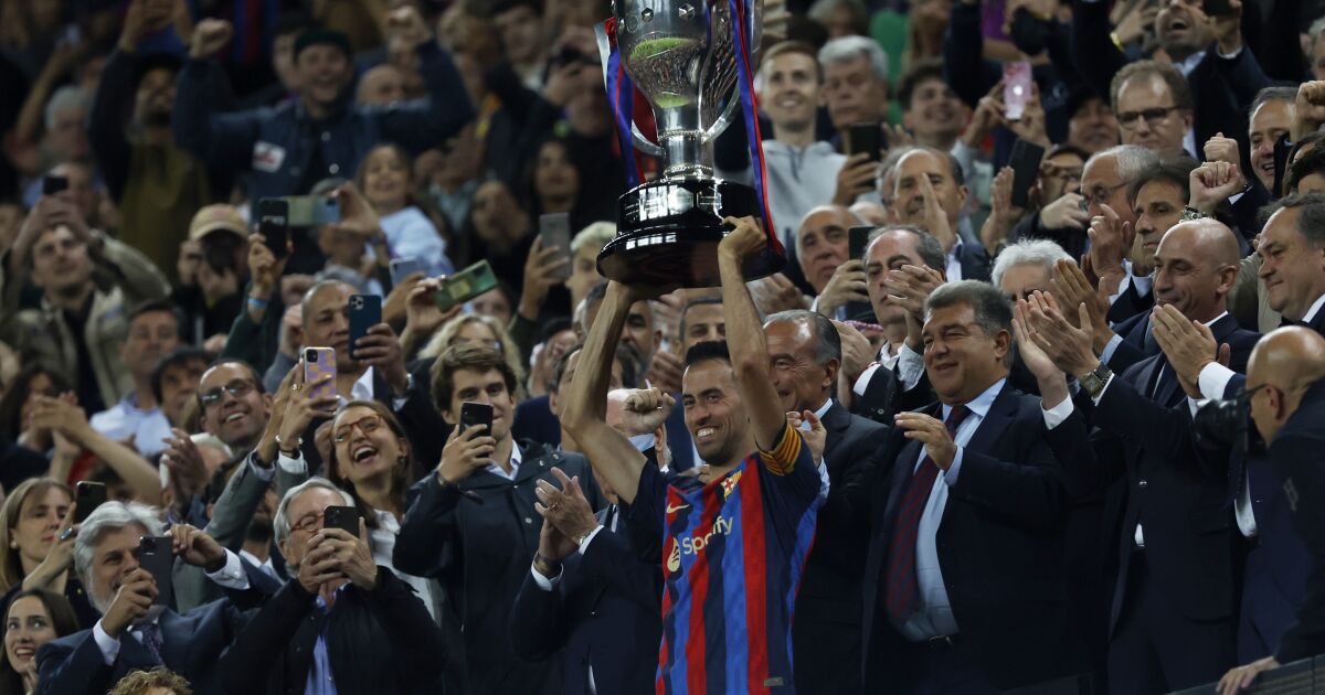 El Camp Nou exige el regreso de Messi a Barcelona durante una rara derrota ante la Sociedad