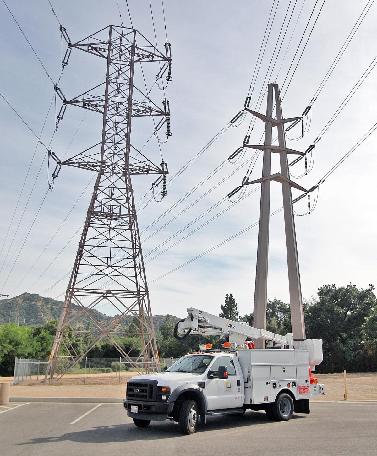 The City Council will examine Tuesday improvements made by Southern California Edison since a 2017 consultant's report found residents experienced 2,371 power outages between 2006 and 2016.