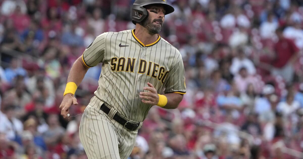 San Diego Padres' Matt Carpenter singles during the second inning of a  baseball game against the St. Louis Cardinals Monday, Aug. 28, 2023, in St.  Louis. (AP Photo/Jeff Roberson Stock Photo - Alamy