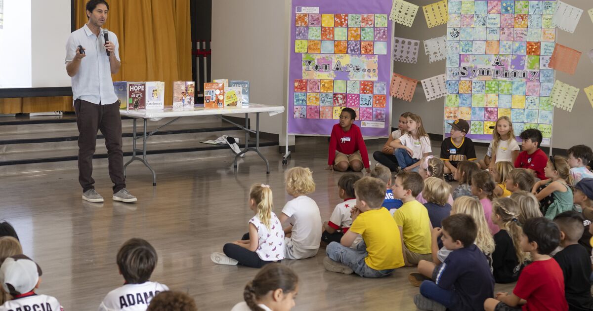 Solana Vista School hosts Newbery Medal-winning children’s author Matt de la Peña Solana Vista School hosts Newbery Medal-winning children’s author Matt de la Peña