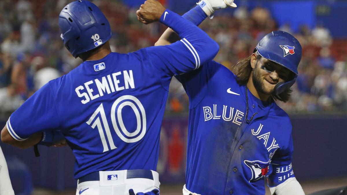 Mariners' Rafael Montero gives up three-run homer in a tie game before Blue  Jays win 9-3