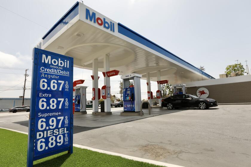 LOS ANGELES, CA MAY 18, 2022 - Gas prices at Mobil gas station at 77th & Sepulveda in Westchester on Wednesday, May 18, 2022. The average price of a gallon of self-serve regular gasoline in Los Angeles County rose to a record today, increasing to $6.089. The average price has risen for 21 consecutive days. (Al Seib / For The Times)