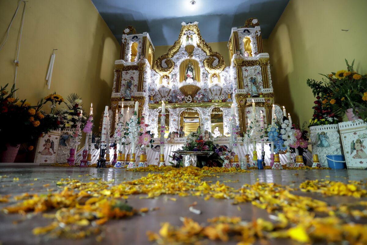 Altares monumentales honran a difuntos en el Día de Muertos en México - San  Diego Union-Tribune en Español