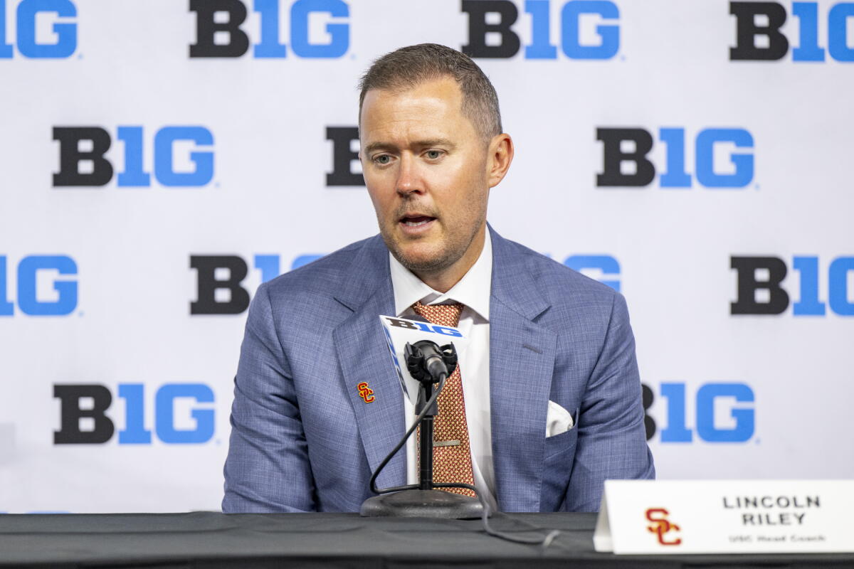 Lincoln Riley Isc Coach Can Lincoln Riley coach? USC and its fans need an answer - Los Angeles ...