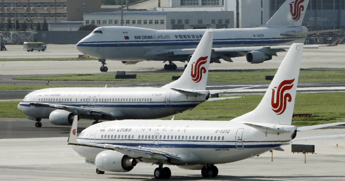 Les États-Unis suspendent les vols des compagnies aériennes chinoises dans le cadre du différend COVID