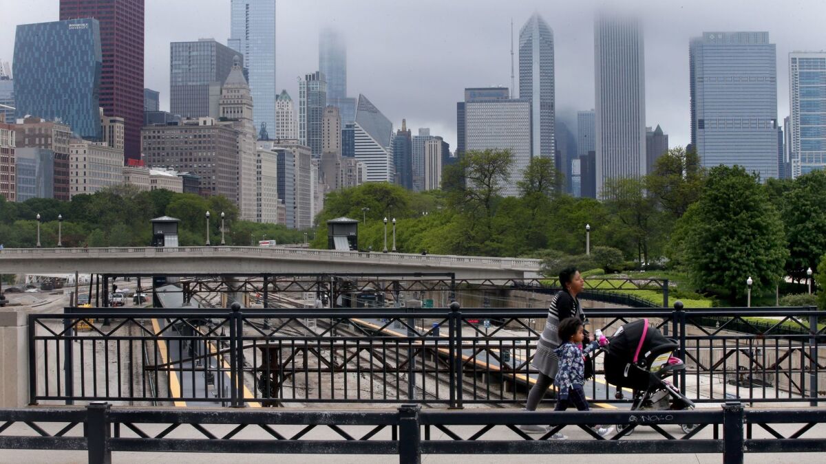 Chicago's population fell by 8,638 residents between 2015 and 2016 — the third straight year of population loss, according to the Census Bureau.