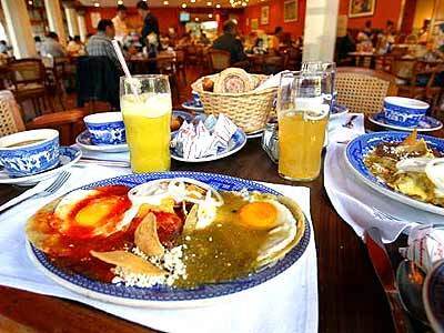 A hearty breakfast of huevos divorciados at Sanborns