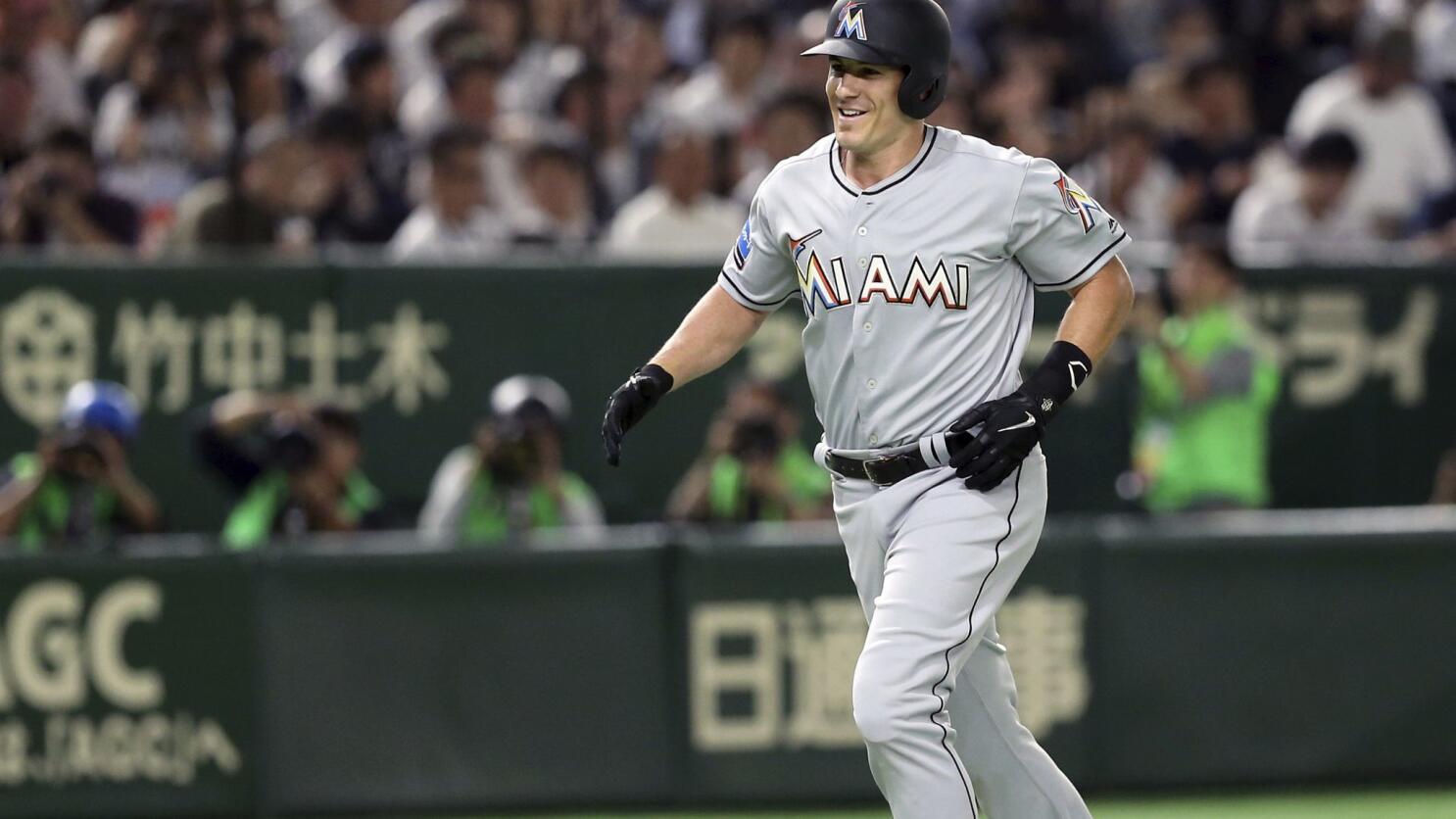 All-Star J.T. Realmuto traded from Marlins to Philadelphia for 3 players