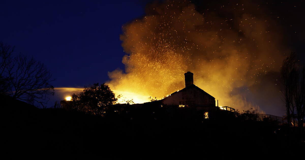 'all I Could See Was Flames': Norte Fire Hollows Out Orange County Homes - Beritaja 'all I Could See Was Flames': Norte Fire Hollows Out Orange County Homes - Beritaja