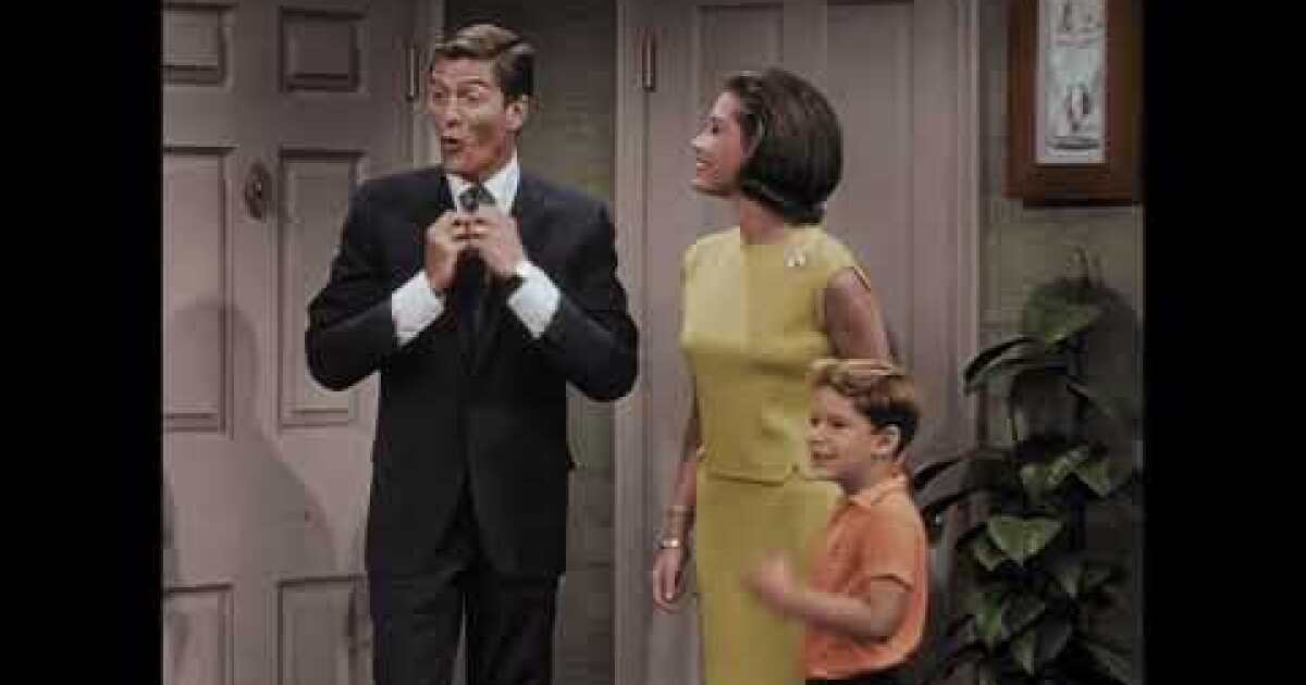 The Dick Van Dyke Show Is Back On Cbs In Living Color Los Angeles Times 