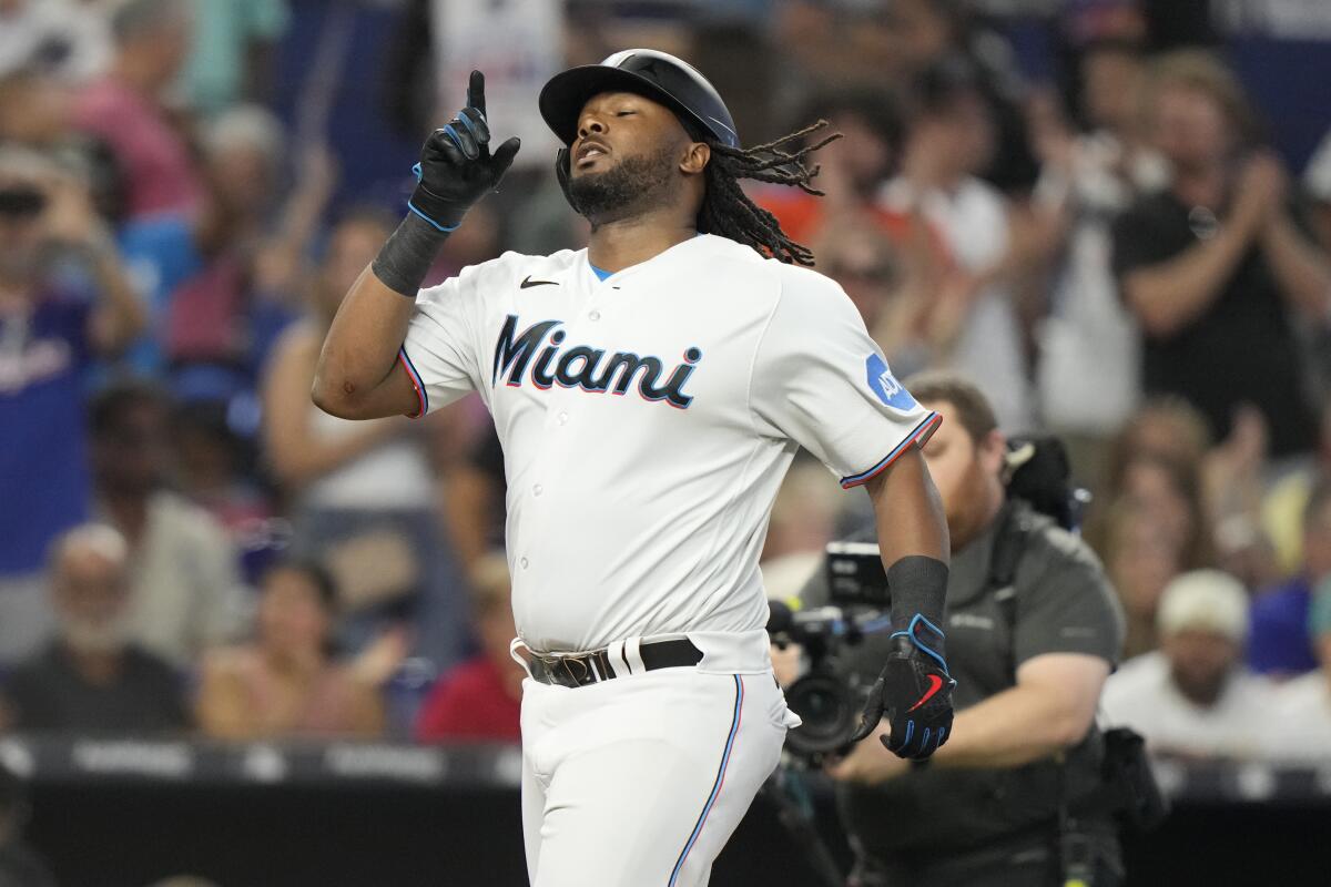 Berti homers twice in 6-1 win as Marlins prevent Brewers from clinching NL  Central - The San Diego Union-Tribune
