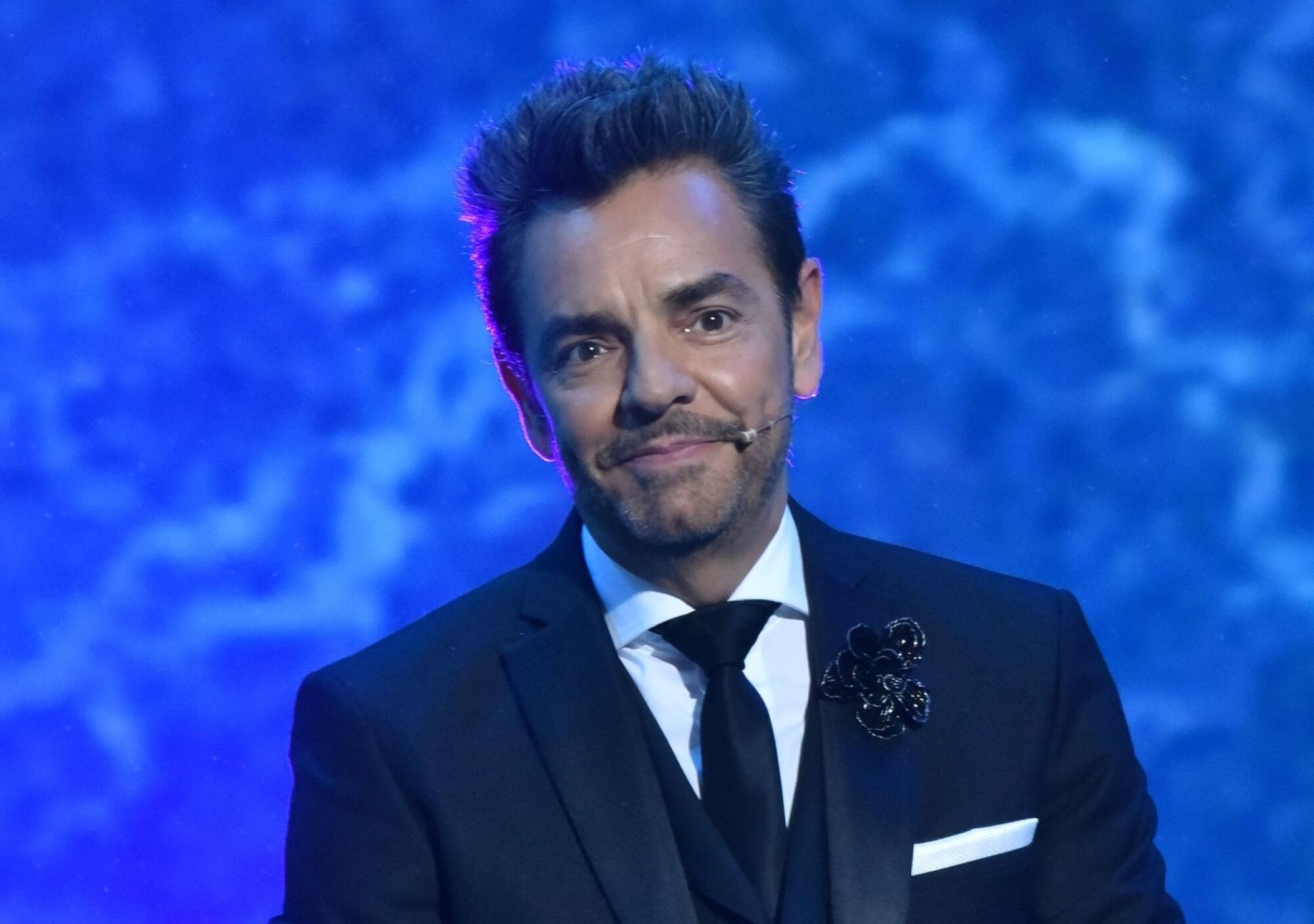 Para el comediante, productor y director Eugenio Derbez, lo que "TelevisaUnivision está haciéndo es sin duda el futuro".