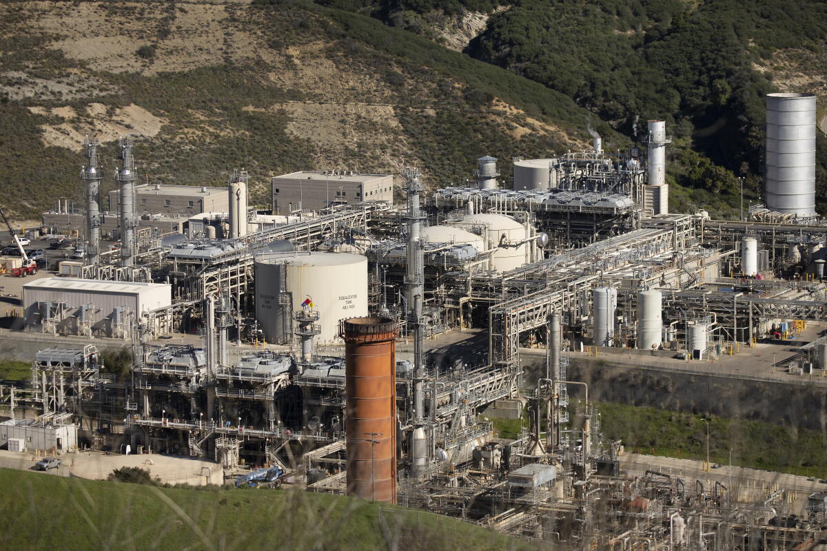 Sable Offshore Sable Offshore Corp. begins pumping oil off California coast - Los ...
