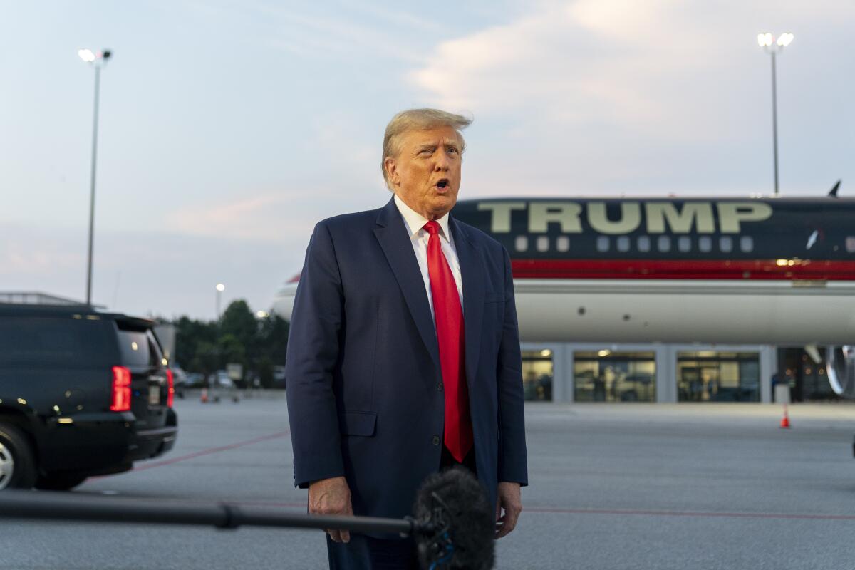 El expresidente Donald Trump en el Aeropuerto Internacional Hartsfield-Jackson 