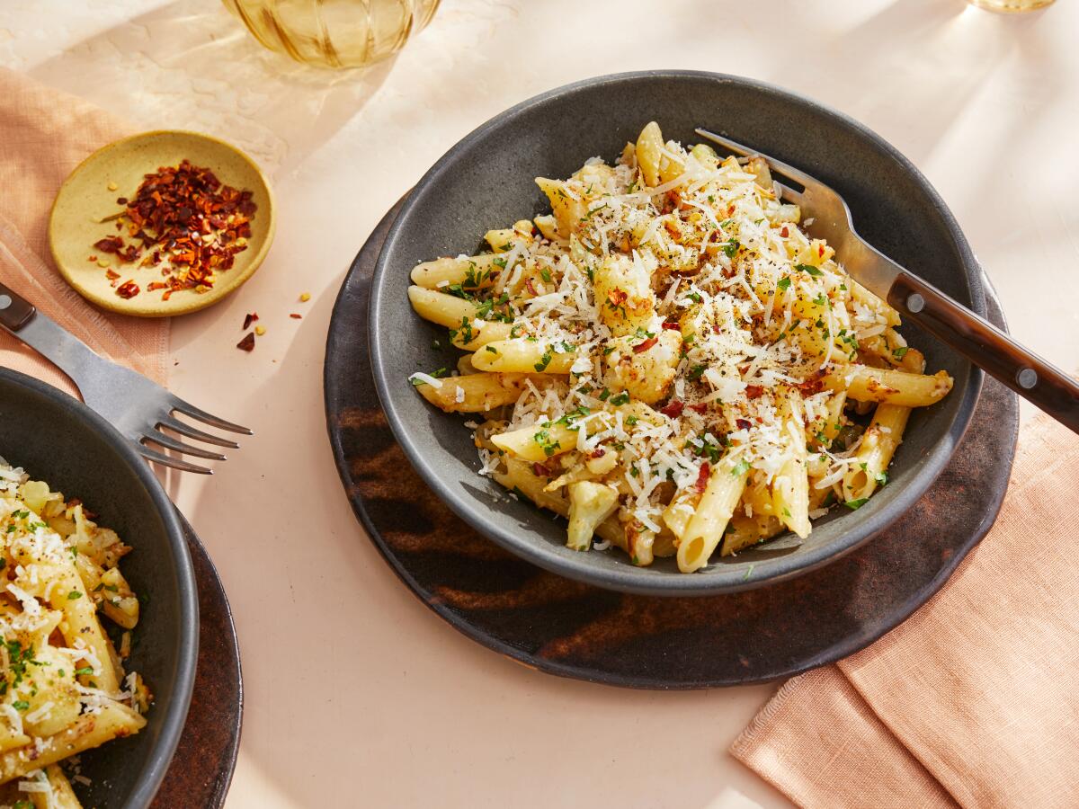  Penne with Sauteed Garlic, Cauliflower and Chile