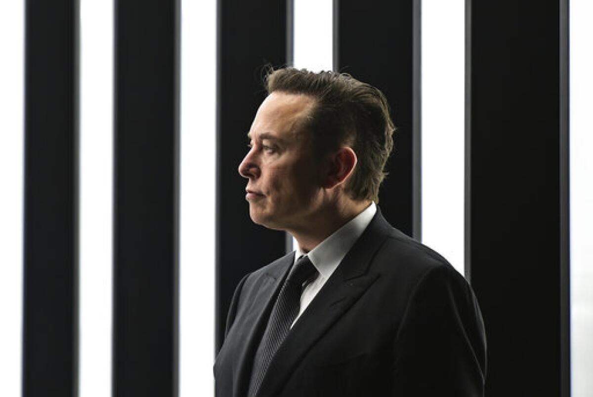 En esta imagen de archivo, Elon Musk, director general de Tesla, durante la inauguración 
