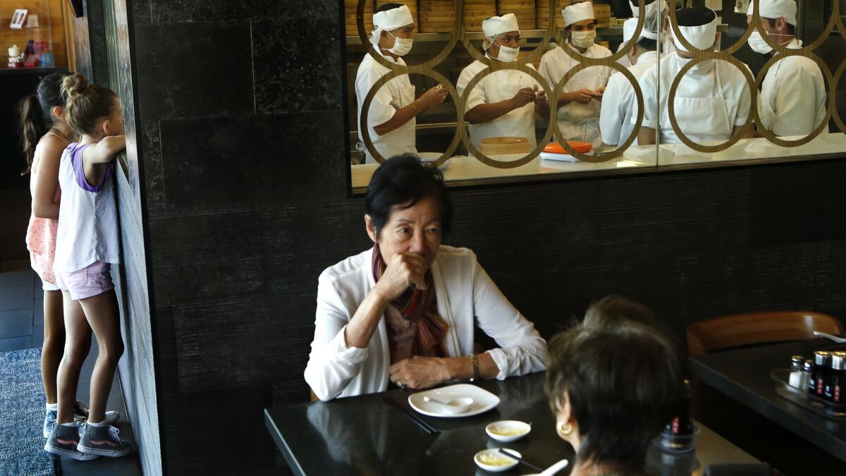 Americana Glendale Signs New Dumpling Restaurant Over LA's Din Tai Fung -  Eater LA