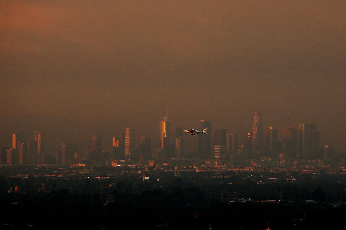 A hazy view of the Los Angeles skyline 