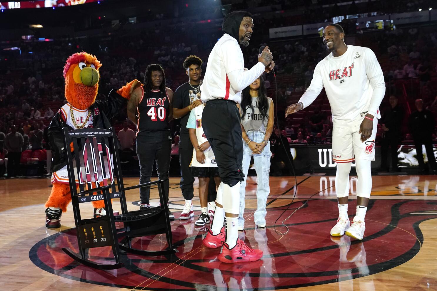 Udonis Haslem scores 24 in farewell, Heat top Magic 123-110