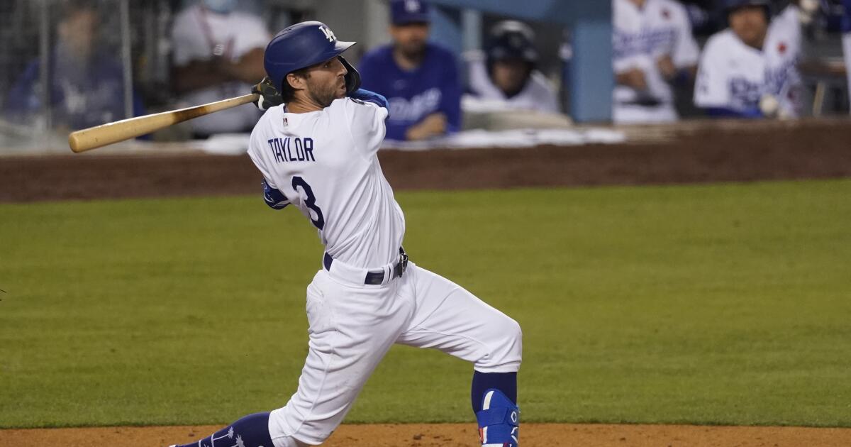 Chris Taylor's 14th-pitch, bases-clearing hit keys Dodgers' win - Los Angeles Times