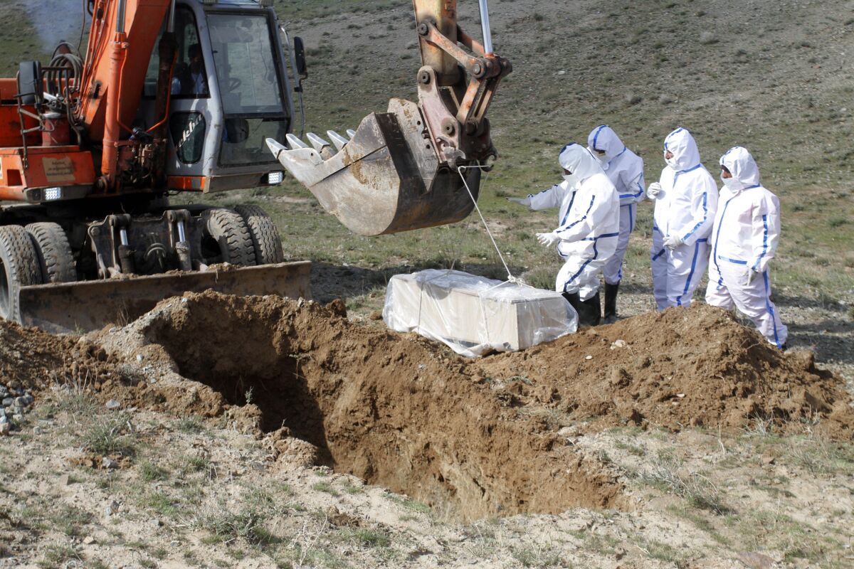 Virus Outbreak Mideast Disrupted Burials