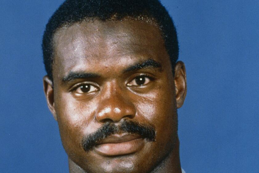 Dave Duerson, shown with the Chicago Bears in 1988, died in 2011.