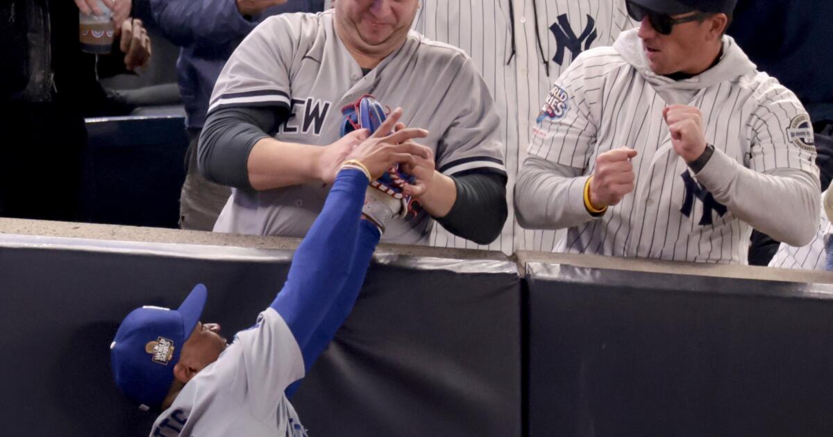 Yankees taraftarı, Mookie Betts'in eldivenini kaparken “muhtemelen çizgiyi aştığını” söyledi