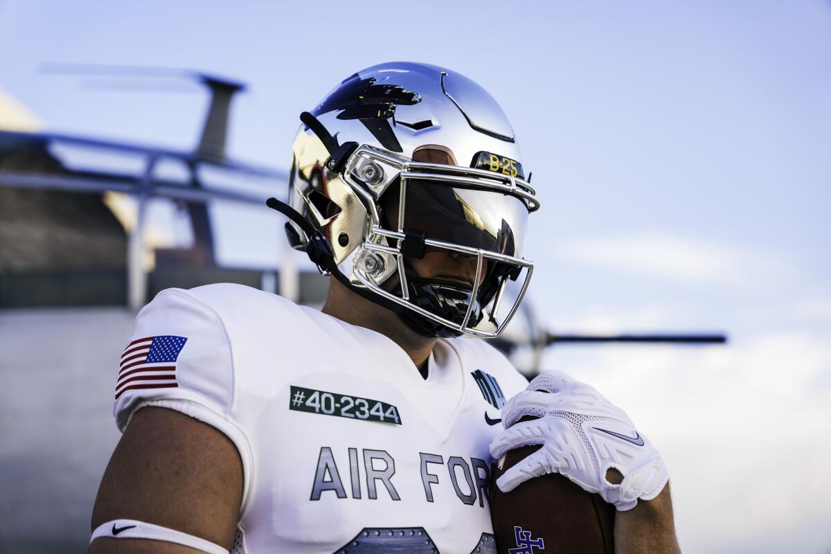 Air Force football uniform pays tribute to WWII raid on Japan - Los ...