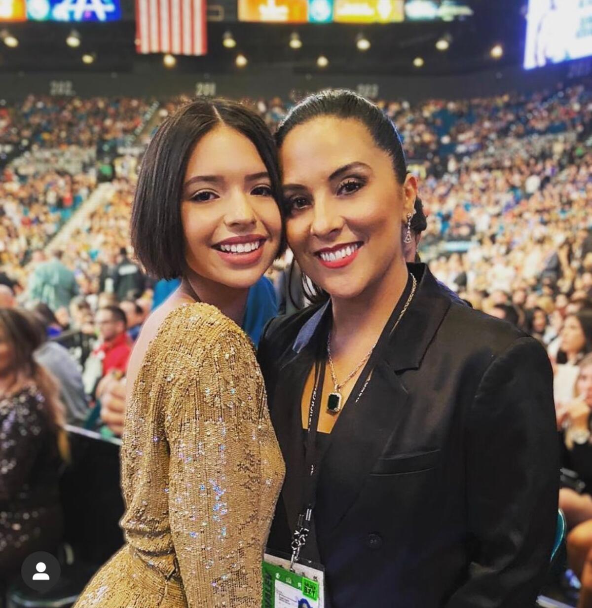 Aneliz Álvarez, madre de Ángela Aguilar, tiene una relación muy cercana con su hija.