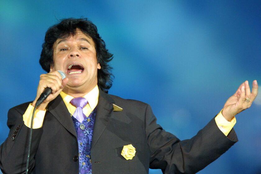 Netflix producirá un documental sobre Juan Gabriel en EE.UU. y México