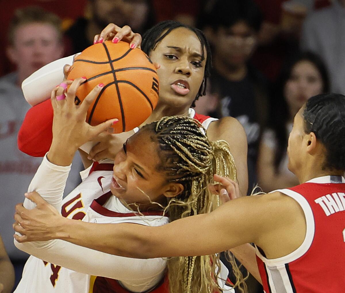 Kiki Iriafen ve Kennedy Smith, Ohio State'i geçmiş USC kadınlarına liderlik ediyor