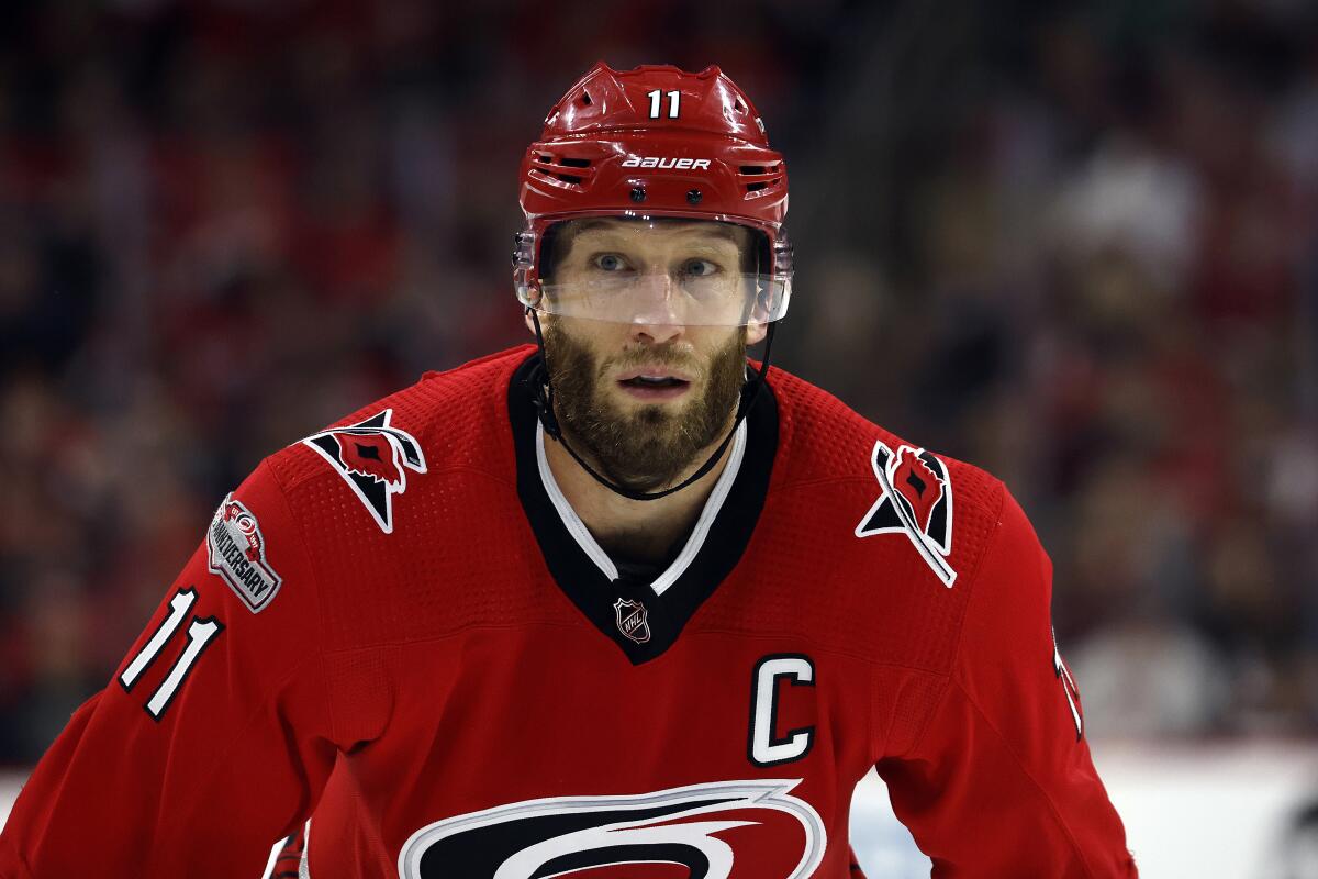 Carolina Hurricanes: Should they bring Eric Staal home to Raleigh?