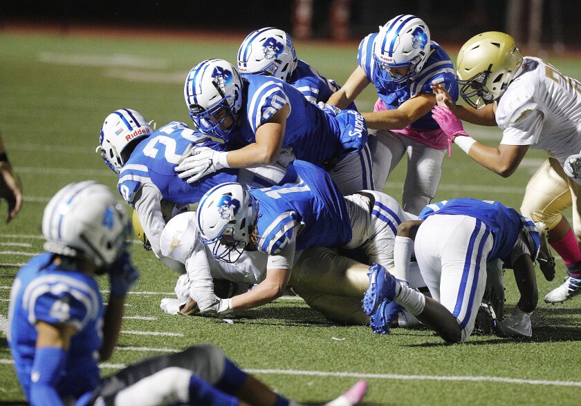 tn-blr-sp-muir-burbank-football-20191014-2.jpg