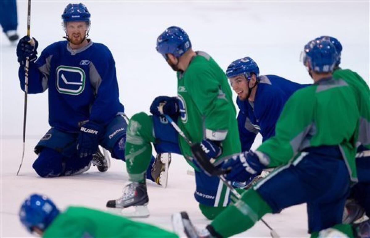 VANCOUVER CANUCKS GREEN REEBOK PRACTICE NHL HOCKEY JERSEY