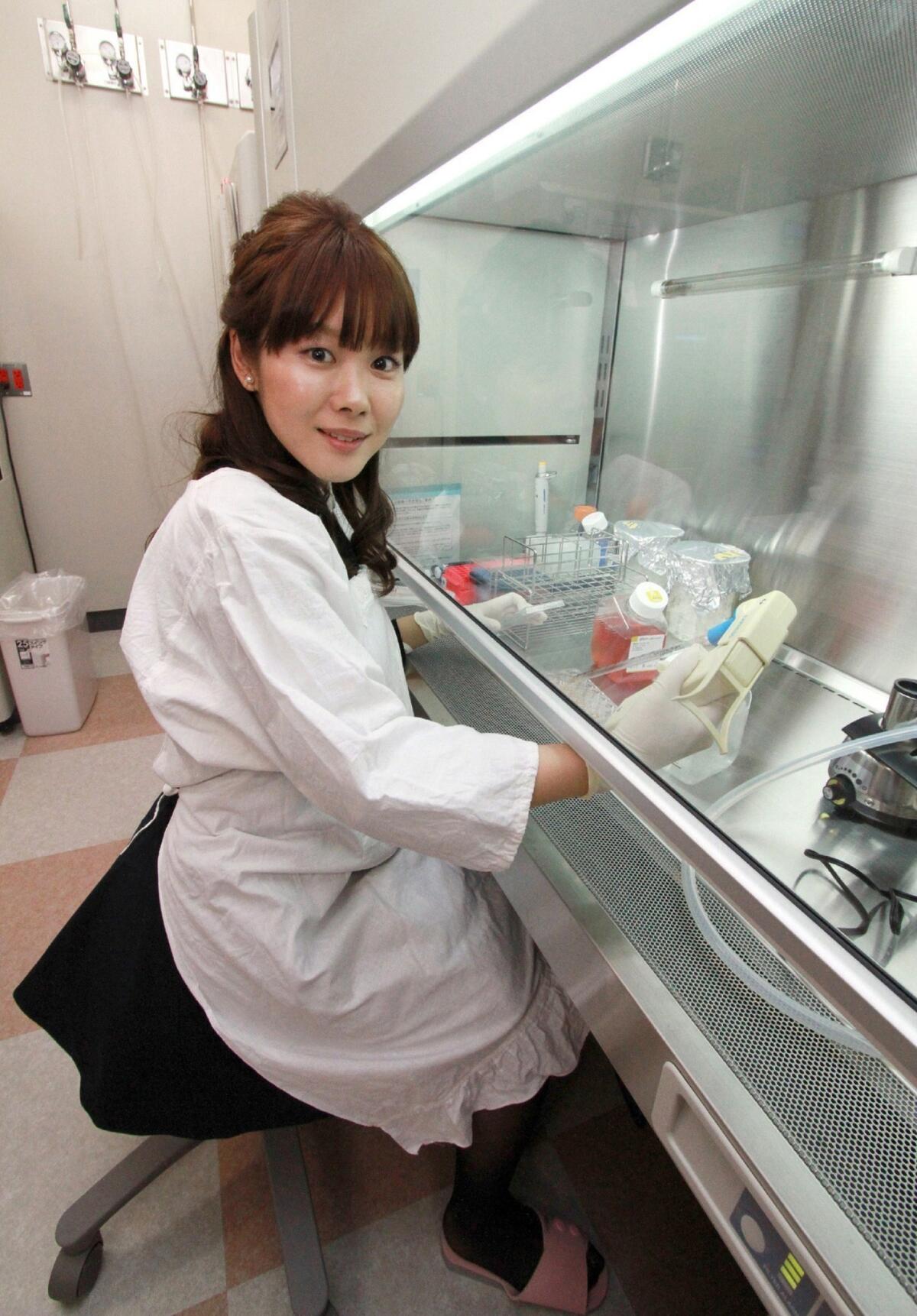RIKEN researcher Haruko Obokata working at her laboratory.