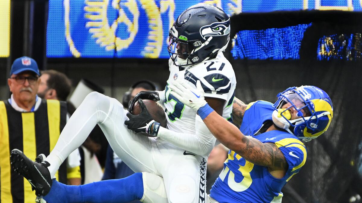 Matthew Stafford gets Rams off on right foot against Seahawks - Los Angeles  Times