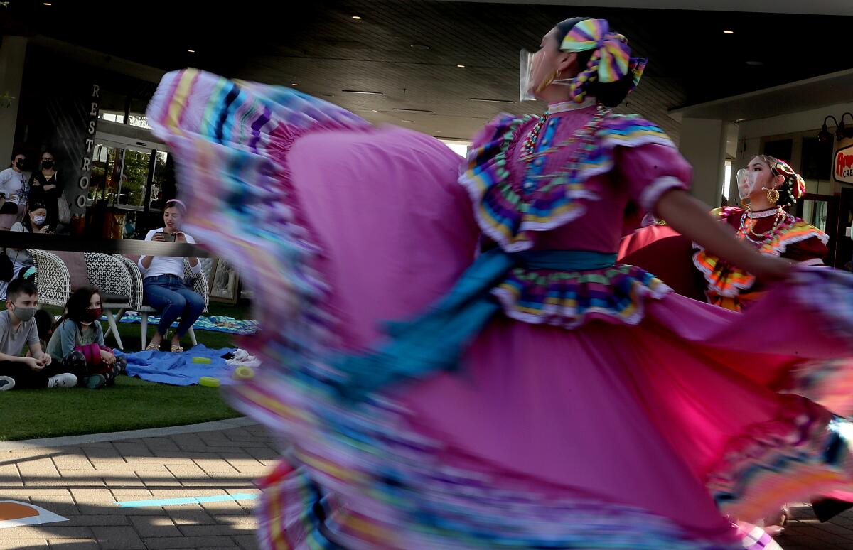 Ballet Folklorico dancers join Cinco de Mayo festivities in Long Beach