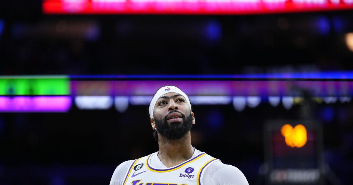 Lakers’ Anthony Davis says foot injury is trending in right direction